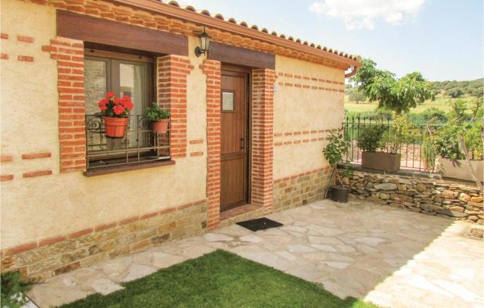 Lovely Home In Aldeanue De La Sierra