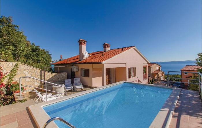 Nice Home In Labin With 5 Bedrooms, Wifi And Outdoor Swimming Pool