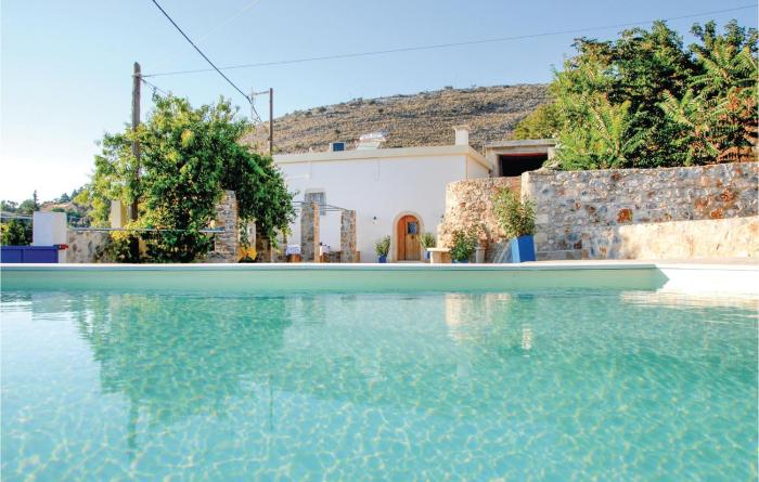 Amazing Home In Malaxa, Chania