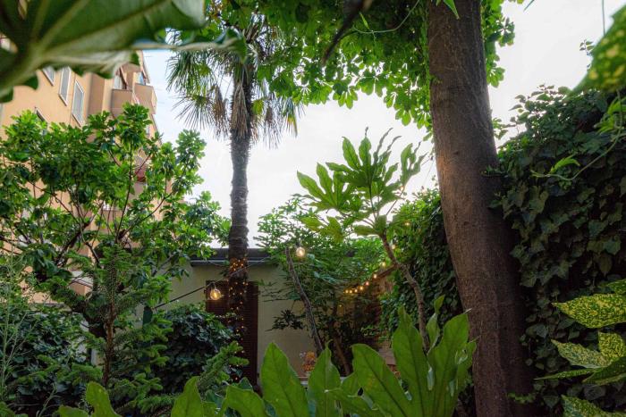 Secret garden in the heart of Isola