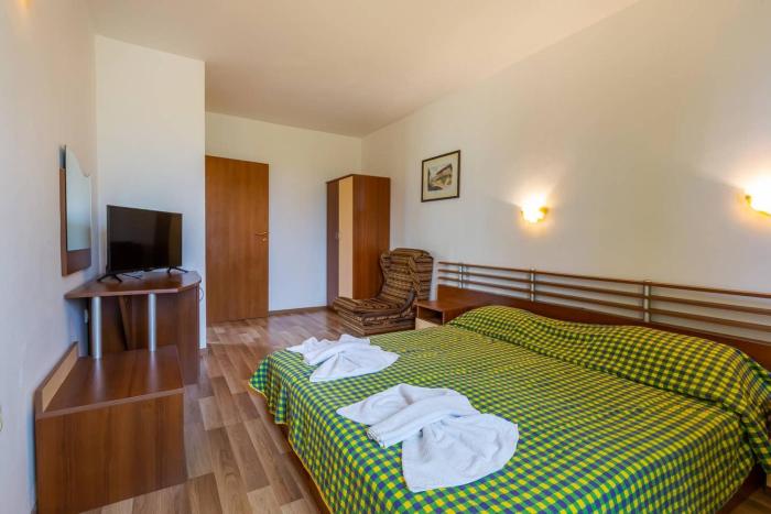 Quiet 2 BDRS apartment in Dafinka Guest House IK