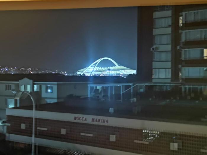 Durban Beach Getaway - Summersands, Inverter for load shedding, free wifi & free Parking, Newly upgraded bathrooms!!!