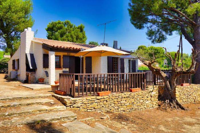 Mas Provençal climatisé à 10min à pied de la plage