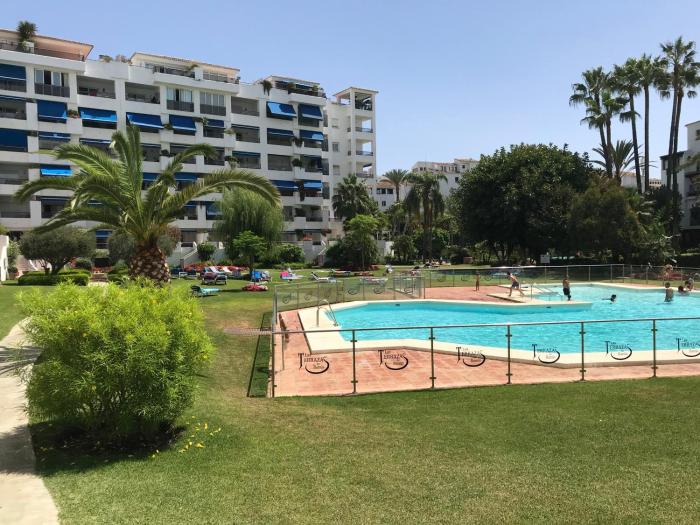 Banus Center Parking&Pool