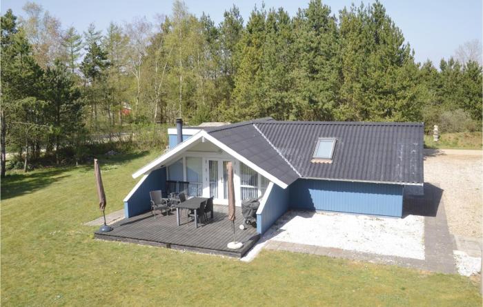 Three-Bedroom Holiday Home In Oksbol