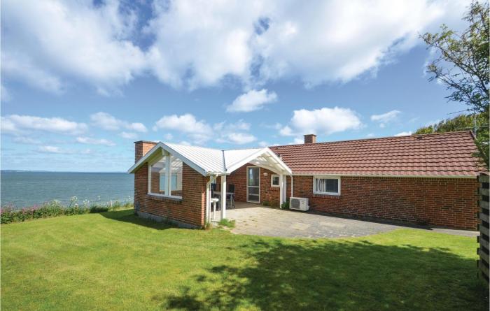 Holiday Home Grynderup Strand Roslev