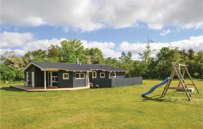 Cozy Home In Roslev With Wifi