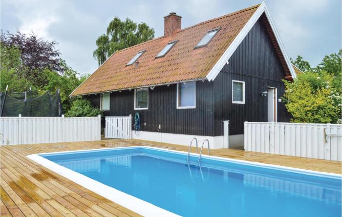 Four-Bedroom Holiday Home In Grasted