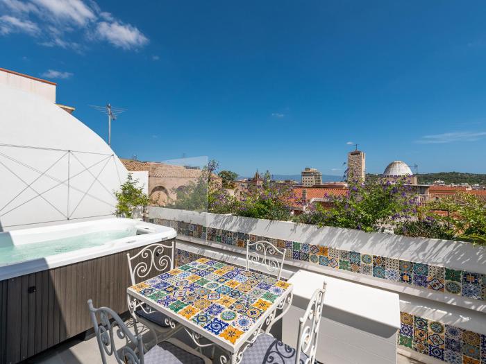 "Beas Terrace" - Private Jacuzzi and panoramic rooftop in the City Centre