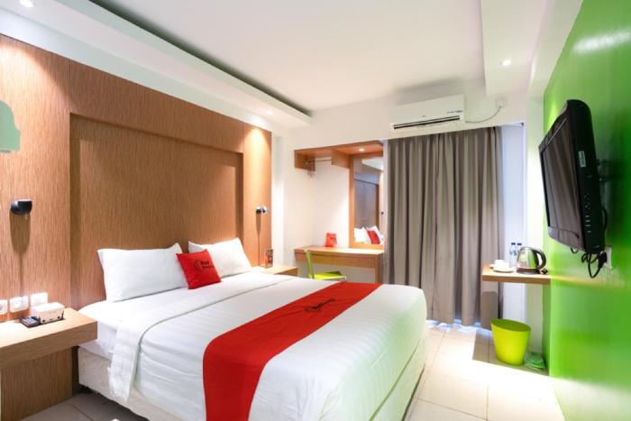 RedDoorz Apartment at Bogor Valley