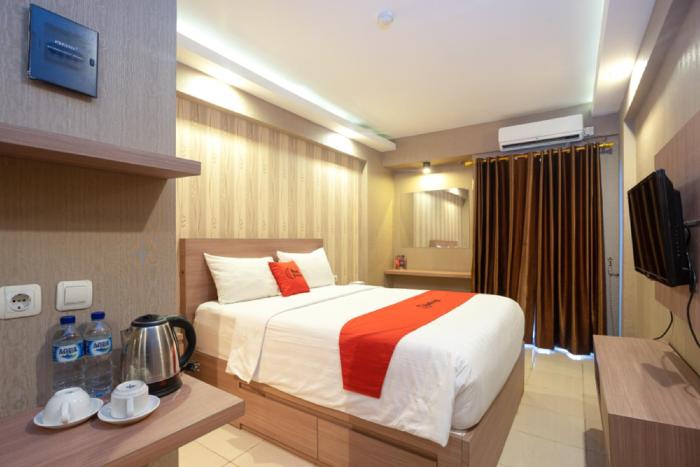 RedDoorz Apartment at Bogor Valley