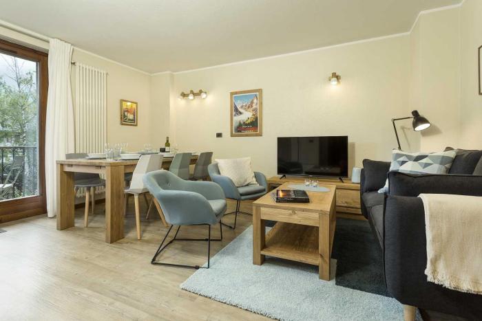 Apartment Ensa, Alpes Agency, Central Chamonix, Sleeps 4