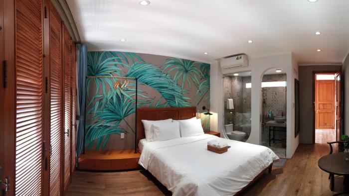 Saigon1984 Vintage Private Home Central District 1 with 6 bedrooms and 6 bathrooms