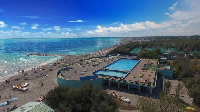 Happy Camp Mobile Homes in Camping Village Rosapineta