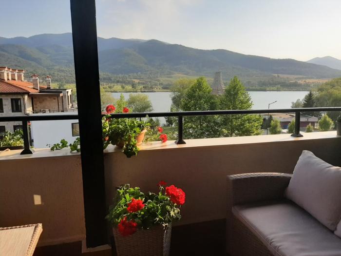 Studio Apartament Pravets Residence with beautiful lake view