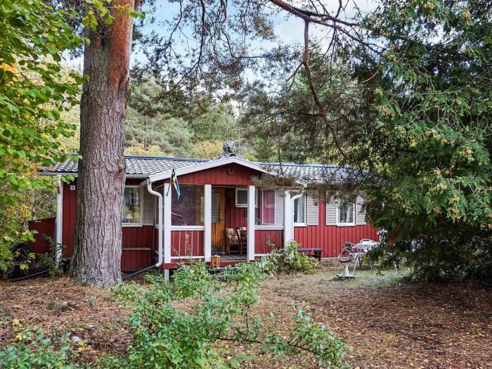 6 person holiday home in SORUNDA