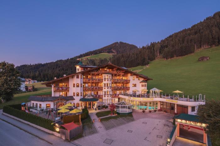 Apparthotel Talhof, Restaurant, Pool und Spa