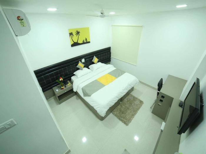 Economy Ac room Near Inorbit Mall Madhapur