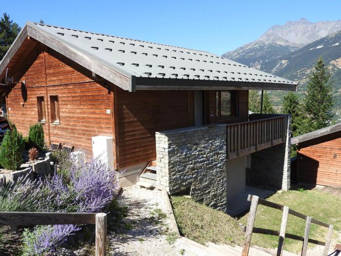 Chalet in La Norma near Ski Lift