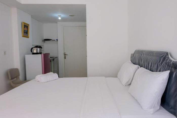 Comfortable and Fully Furnished Studio at Poris 88 Apartment By Travelio