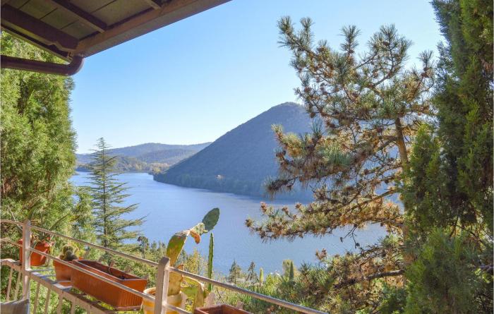 2 Bedroom Awesome Home In Piediluco