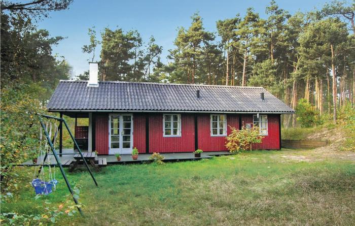 3 Bedroom Amazing Home In Aakirkeby