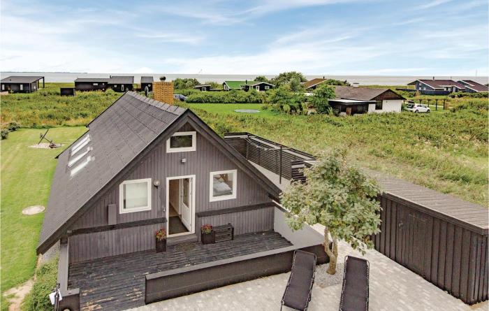 Three-Bedroom Holiday Home In Sjallands Odde