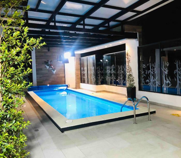 Suite República del Salvador, Parqueadero