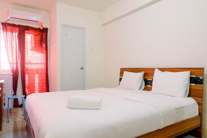 Simply Studio Apartment at Green Pramuka City By Travelio