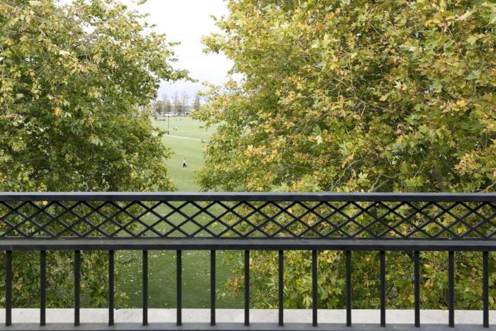 Penthouse 5 mins walk to City Centre & Colleges with Terrace & Sleeps 6