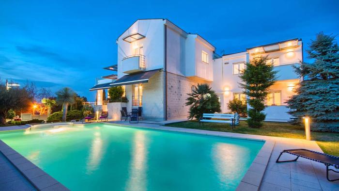 Luxury villa Nicol with pool and sea view 300m from the beach