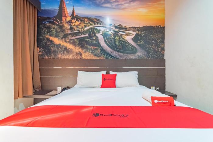 RedDoorz near Stadion Sanaman Mantikei