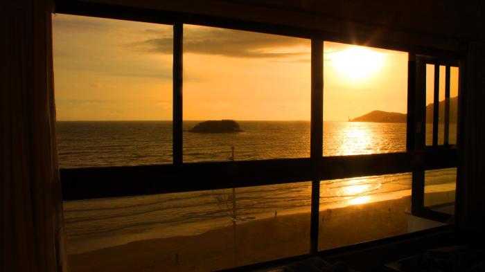 Totalmente de Frente ao Mar