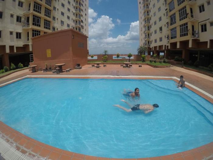 Homestay Kondo Mewah ld kolam renang & playground di Kota Bharu