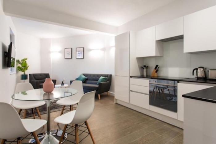 Abbott House by Viridian Apartments