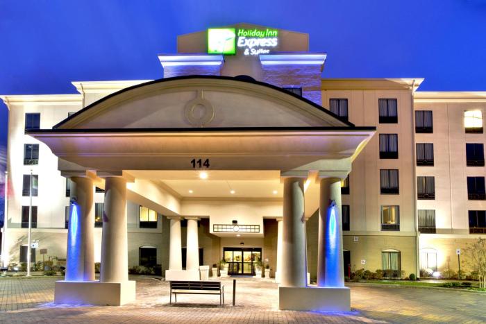 Holiday Inn Express & Suites Oak Ridge by IHG
