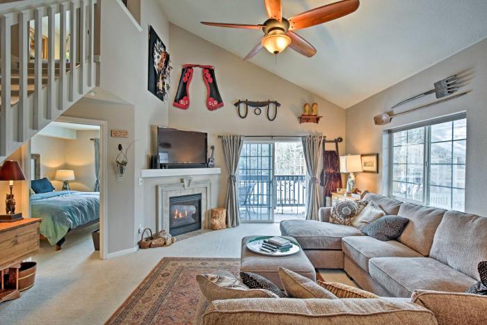 Steamboat Springs Condo with Hot Tub and Ski Bus!