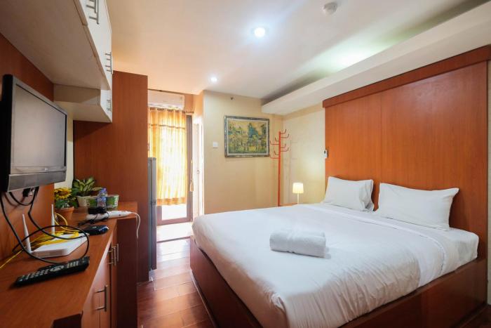Comfy Studio Room Apartment at Kebagusan City By Travelio