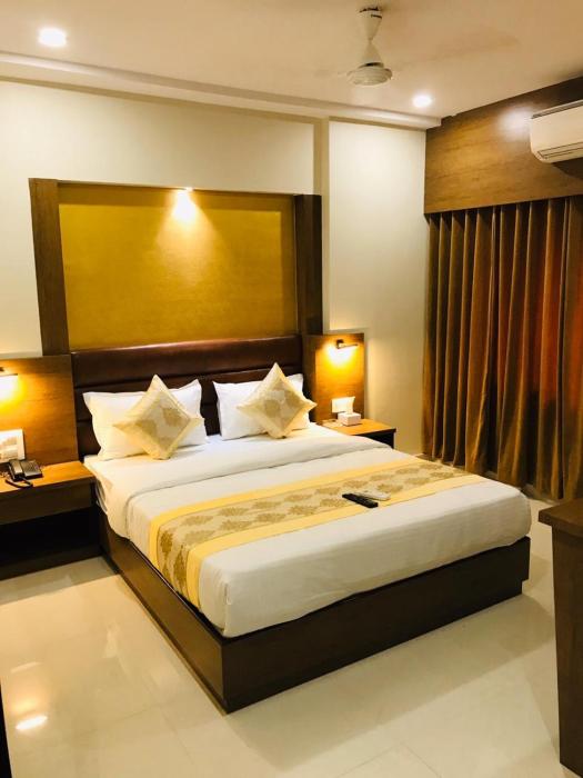 Hotel Crystal Luxury Inn- Bandra