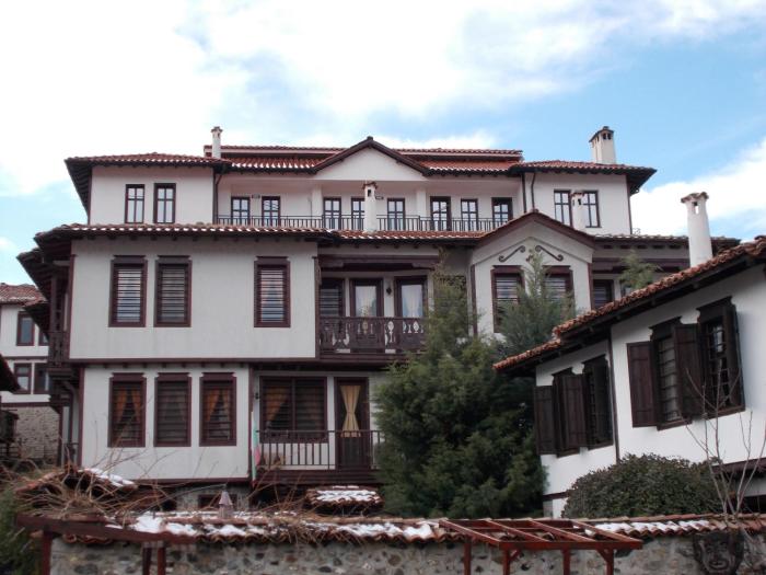 Апартхотел Старият Град в етнографски комплекс