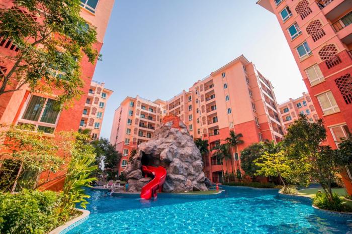 Seven Seas Pattaya Poolside Room ห้องติดสระ