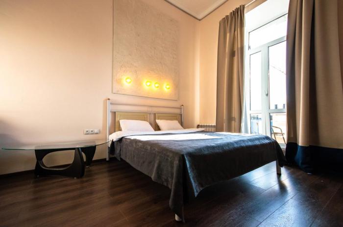 Kyiv Rouge Apartment