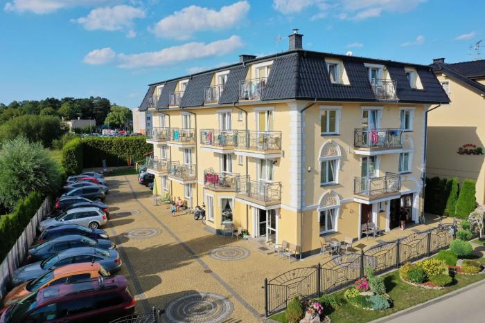 VILLA DORA - CENTRUM, PODGRZEWANY BASEN 5m x 10m, Plac zabaw, Parking