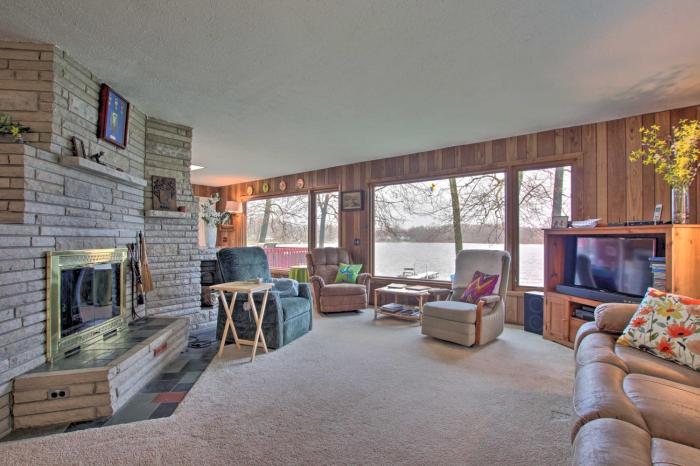 Great Bear Lake Home w Private Dock & Fire Pit!