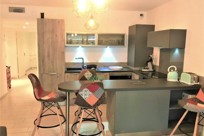 Centre Juan les Pins 1 bedroom with AC, swimming pool and parking