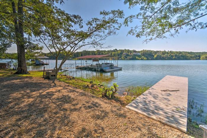9 Mi to Hot Springs Lake Catherine Home with Dock