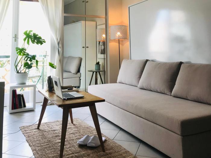 Stefanias sunny Acropolis Studio on Drakou pedestrian