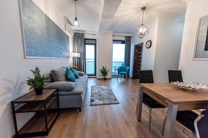 Apartment Sunset Lake View