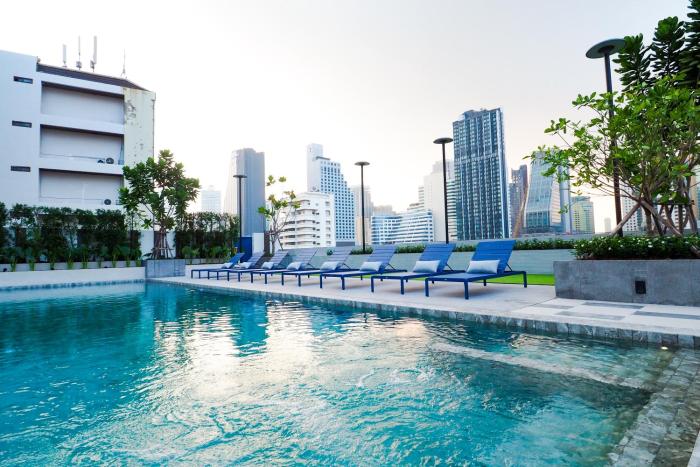 The Quarter Phromphong by UHG