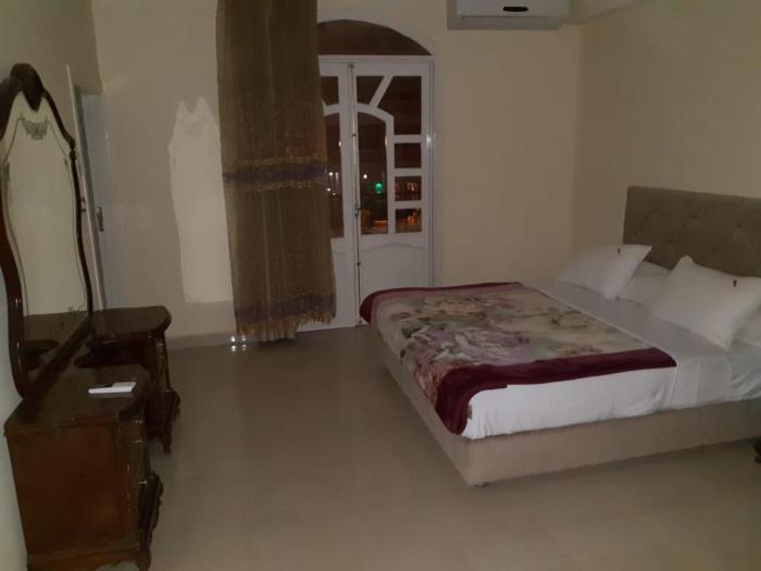 Villa Abo Ishak With pool